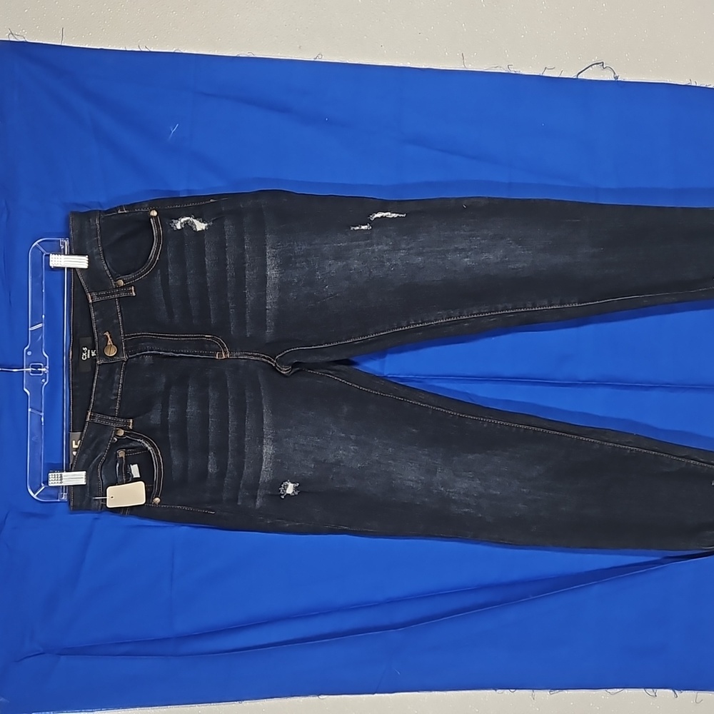 CX-5 create, Size 15, stretch, $25, A6